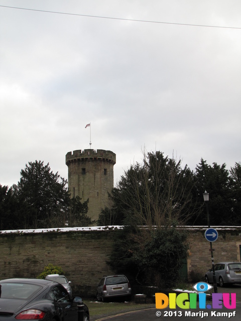 SX25931 Warwick Castle Tower